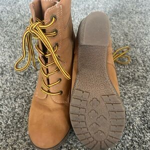 Tan Combat Boots with Lace-Up Design and Textured Sole